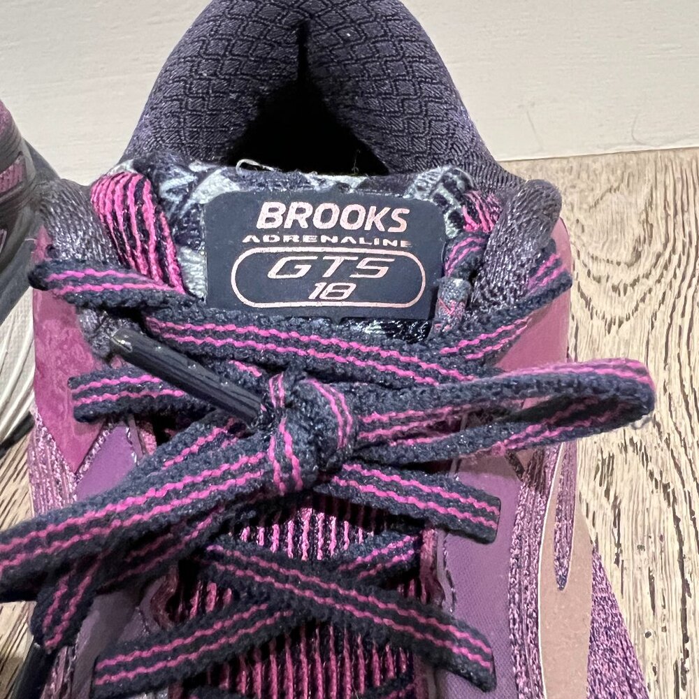 Brooks Adrenaline GTS 18 Sneakers Berkshire Hathaway Purple Women's Sz 9.5 - Picture 2 of 14